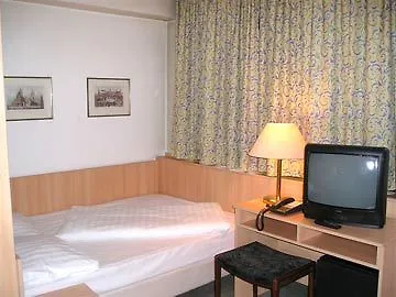 オイローパ ライフ ホテル フランクフルト